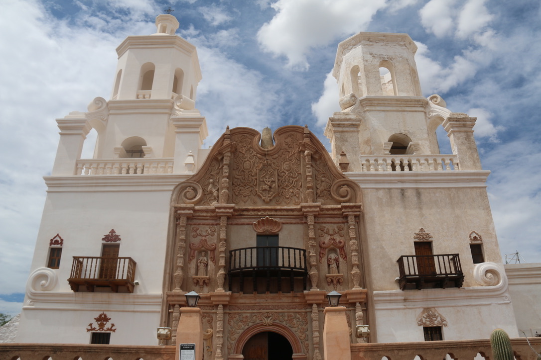 San Xavier del Bac von vorn