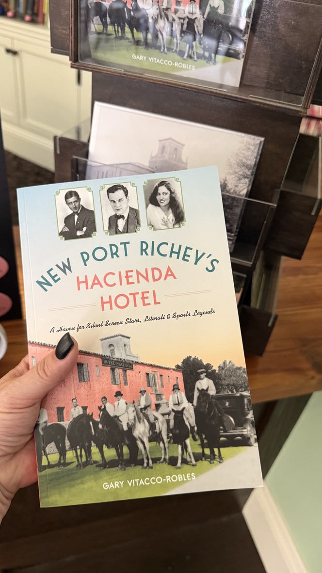Buch über die Geschichte des Hacienda Hotels