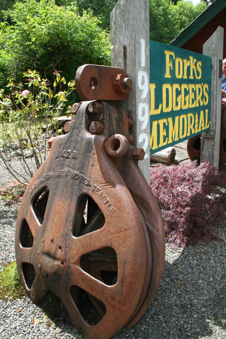 Forks – Loggers Memorial