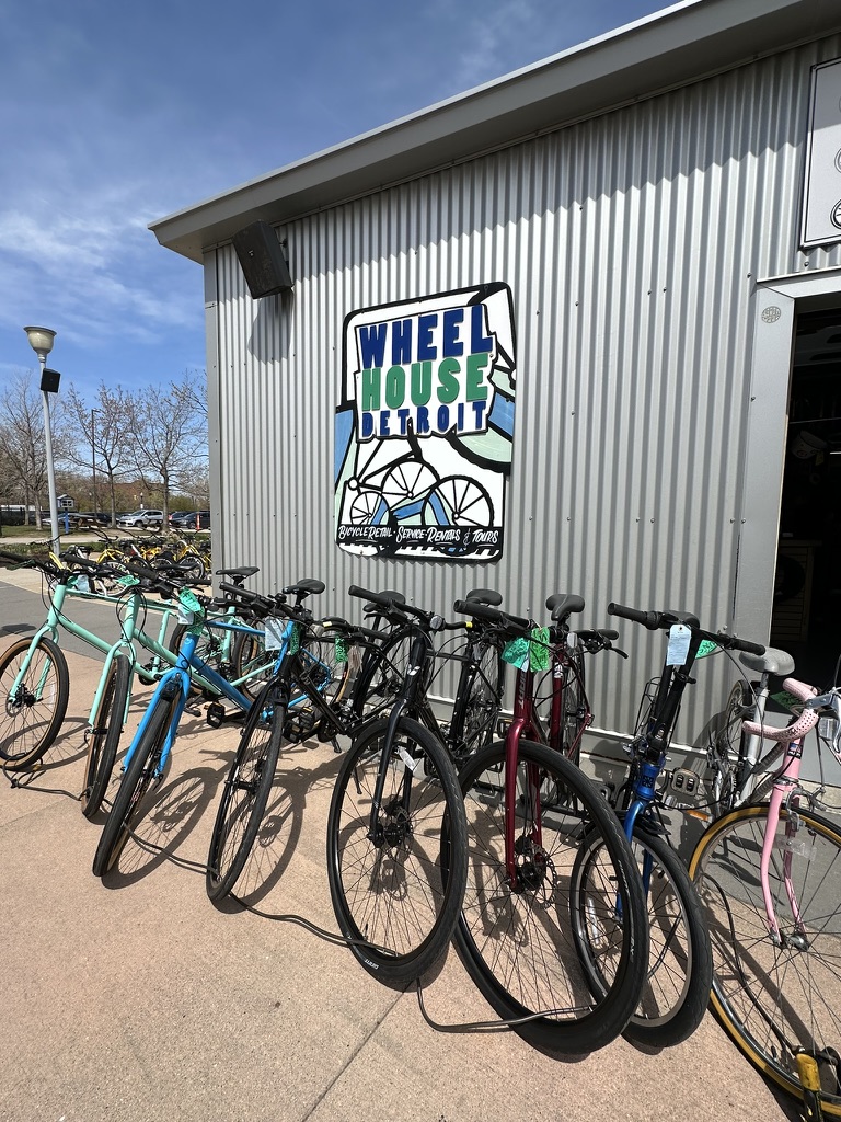 Fahrräder vor Wheelhouse Detroit